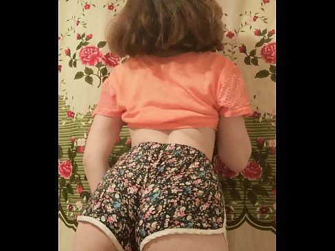❤️ Gadis muda seksi menanggalkan celana pendeknya di depan kamera ️❌ Super porno di id.sexuria-net.ru ️